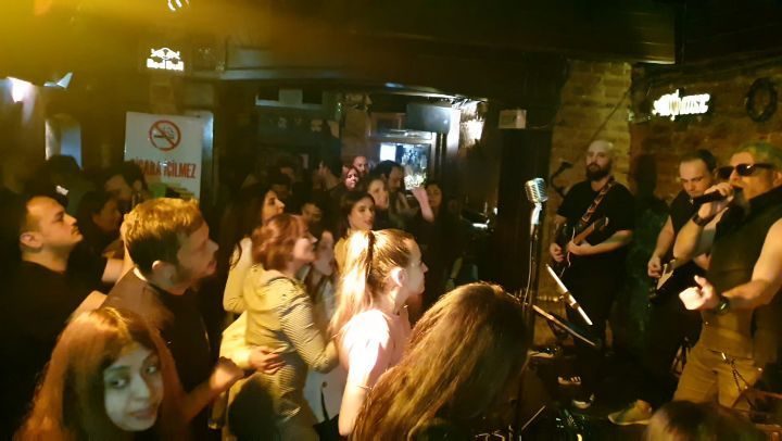 Cumhuriyetimizin 98. Yılını coşkuyla kutlarken, Kalbimi…